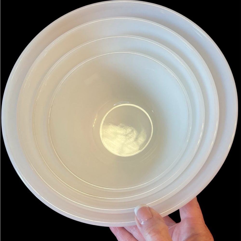 Federal Glass Set of 4  Nesting Mixing Bowl Set White Milk Glass 9”, 8”, 7” & 5”